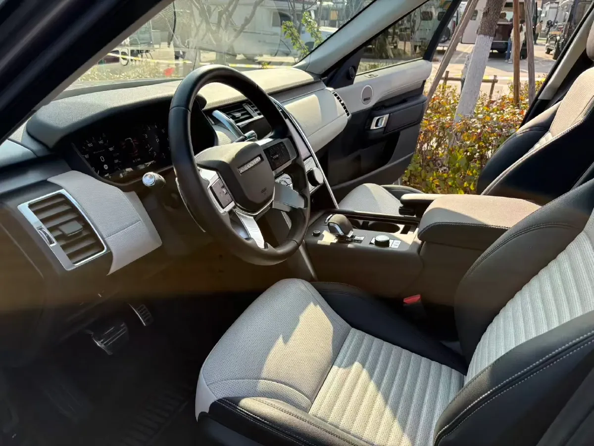 2021 Land Rover Discovery 3.0T 360HP L6 8AT,autocango,china used car exporter,china ev exporter,chinese used car exporter,chinese used ev exporter