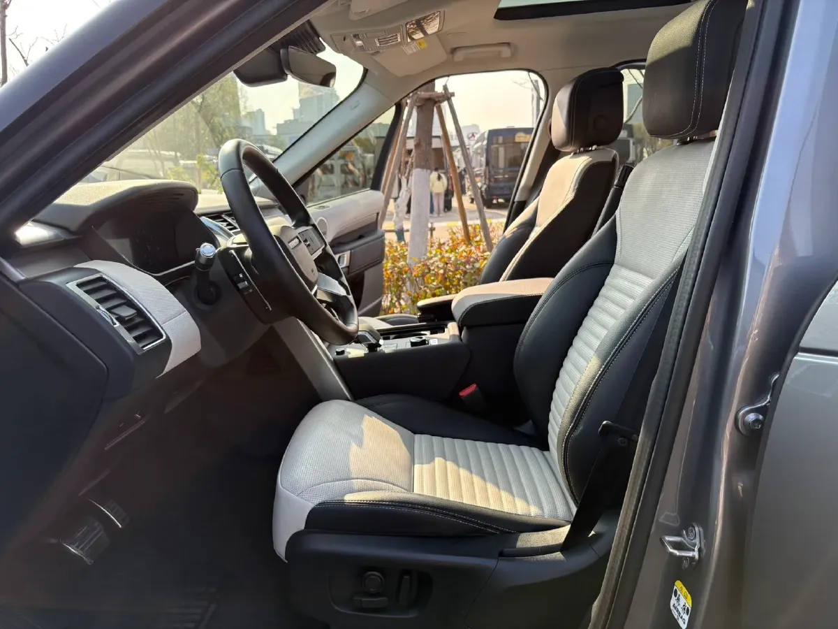 2021 Land Rover Discovery 3.0T 360HP L6 8AT,autocango,china used car exporter,china ev exporter,chinese used car exporter,chinese used ev exporter