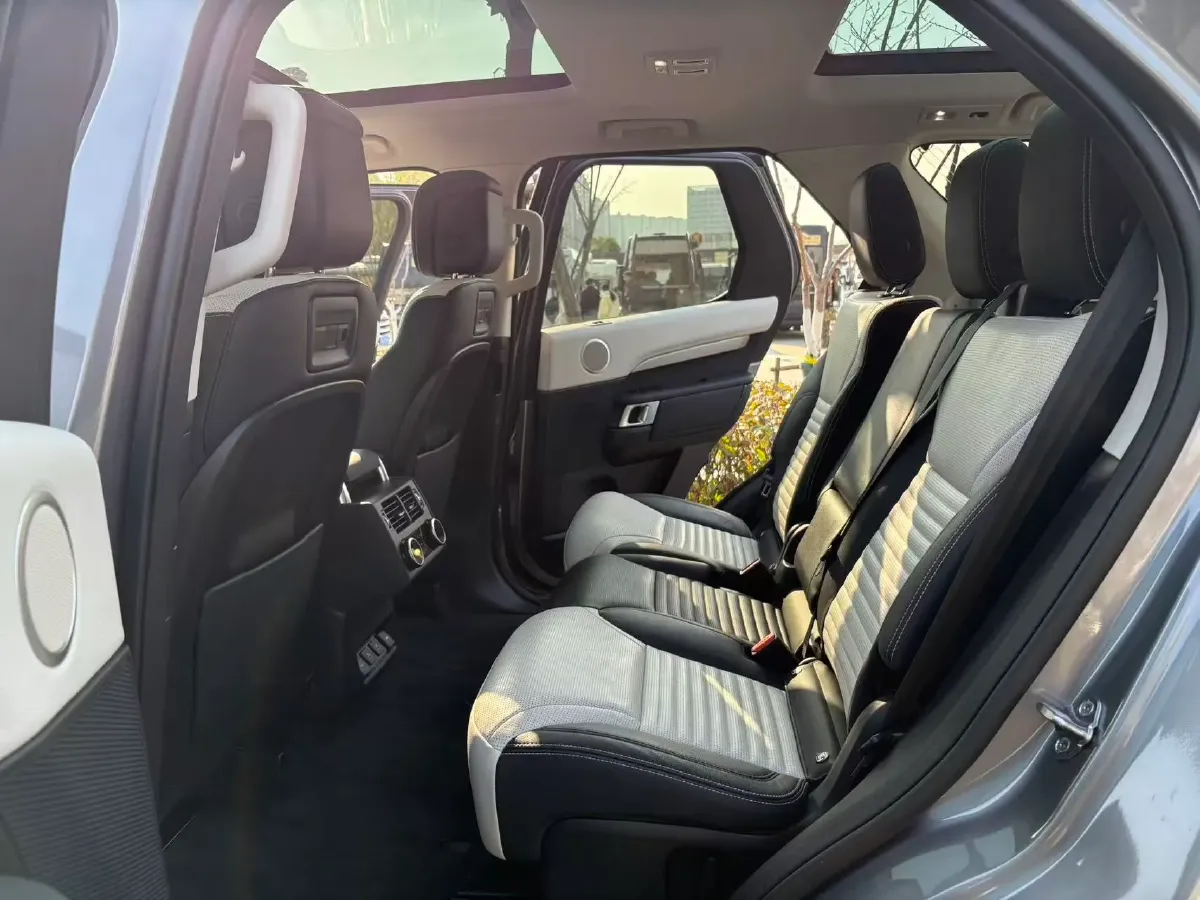 2021 Land Rover Discovery 3.0T 360HP L6 8AT,autocango,china used car exporter,china ev exporter,chinese used car exporter,chinese used ev exporter