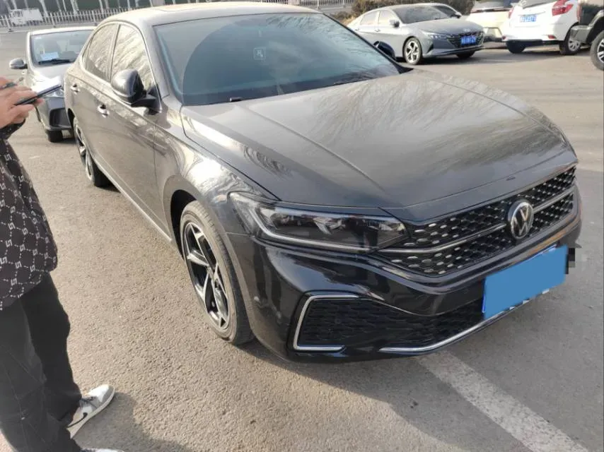 2025 Volkswagen Passat 2.0T 220HP L4 7DCT,autocango,china used car exporter,china ev exporter,chinese used car exporter,chinese used ev exporter