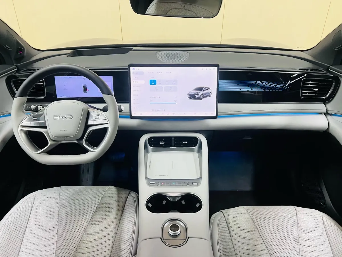 2025 LanDian E5 PLUS 1.5L 95HP L4 E-CVT PHEV,autocango,china used car exporter,china ev exporter,chinese used car exporter,chinese used ev exporter