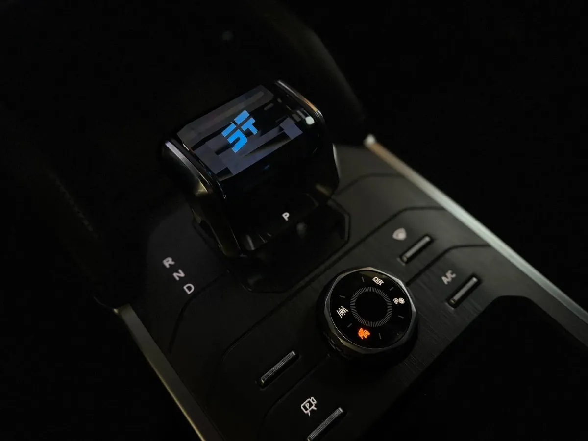 2024 Jetour ShanHai TravellerC-DM 1.5T 156HP L4 3DHT PHEV 26.7KWH,autocango,china used car exporter,china ev exporter,chinese used car exporter,chinese used ev exporter