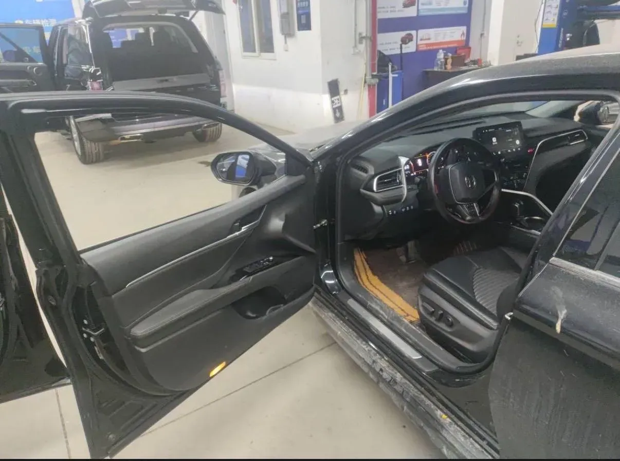 2022 Toyota Camry 2.5L 209HP L4 8AT,autocango,china used car exporter,china ev exporter,chinese used car exporter,chinese used ev exporter