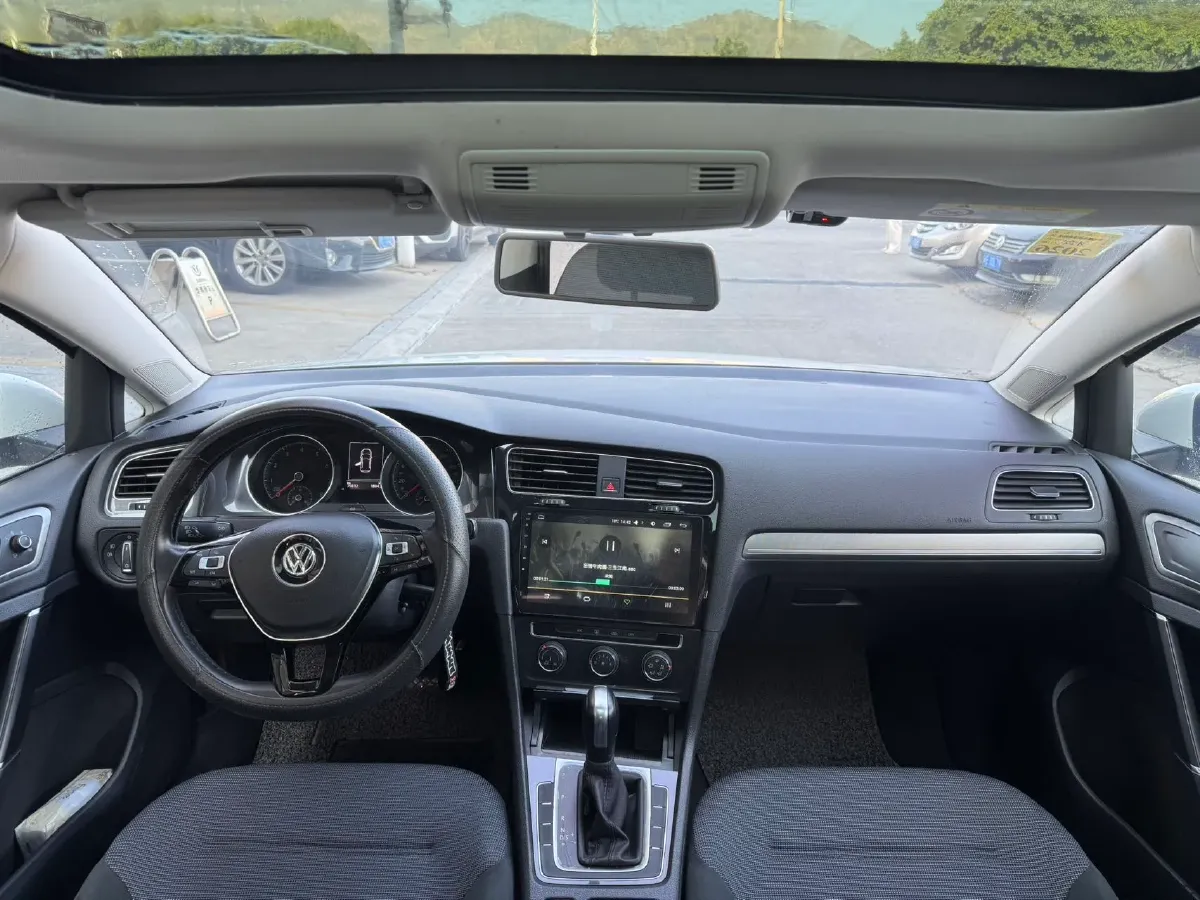 2018 Volkswagen Golf 1.6L 110HP L4 6AT,autocango,china used car exporter,china ev exporter,chinese used car exporter,chinese used ev exporter