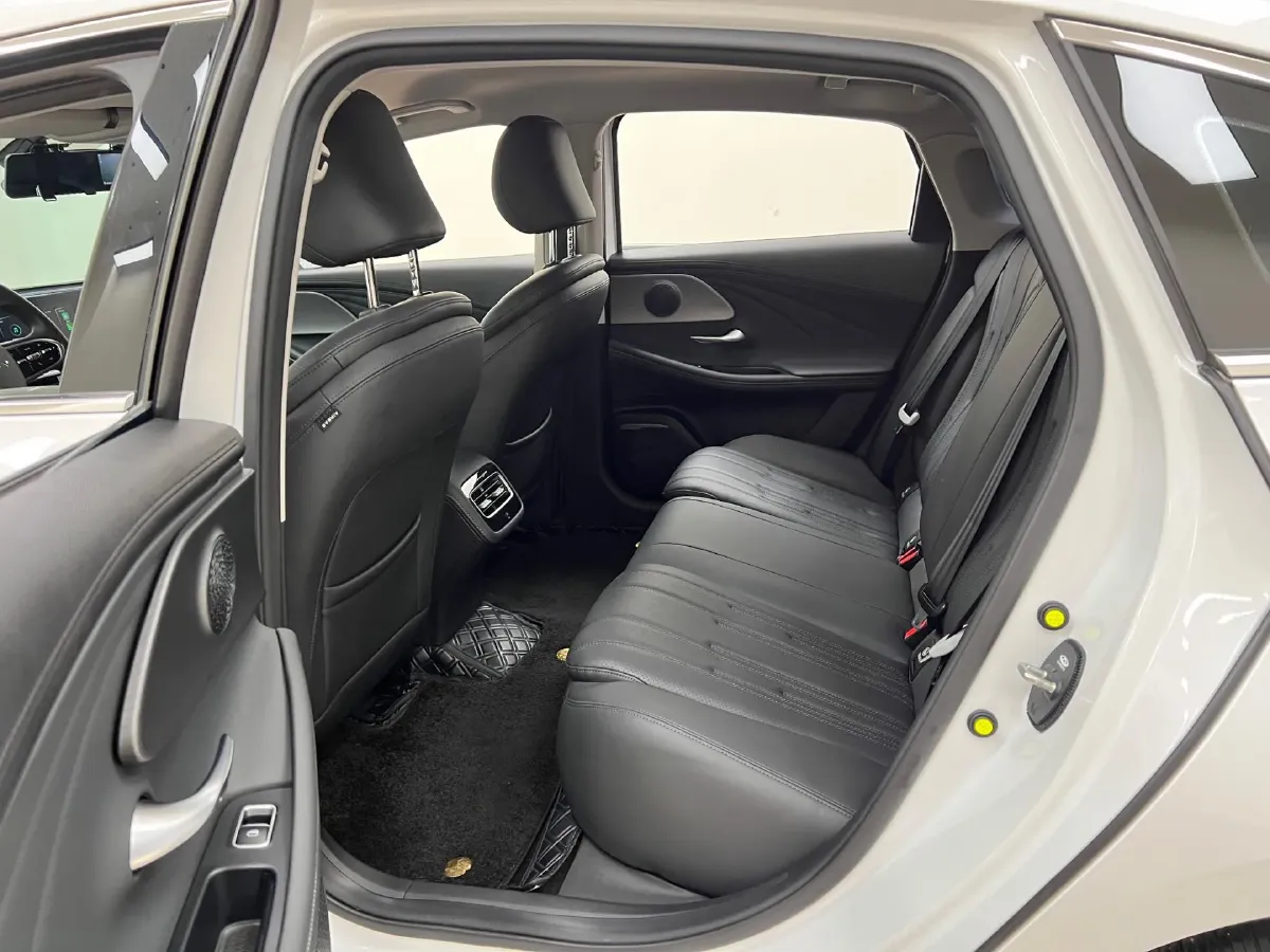 2024 Fulwin FulwinA8 1.5T 156HP L4 1DHT PHEV 18.3KWH,autocango,china used car exporter,china ev exporter,chinese used car exporter,chinese used ev exporter