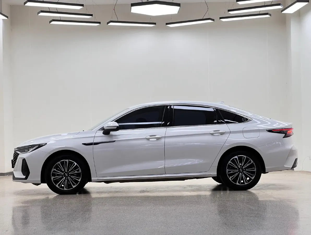 2024 Fulwin FulwinA8 1.5T 156HP L4 1DHT PHEV 18.3KWH,autocango,china used car exporter,china ev exporter,chinese used car exporter,chinese used ev exporter