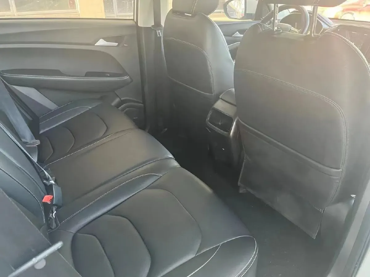 2020 BaoJun RC-5 1.5T 147HP L4 CVT,autocango,china used car exporter,china ev exporter,chinese used car exporter,chinese used ev exporter