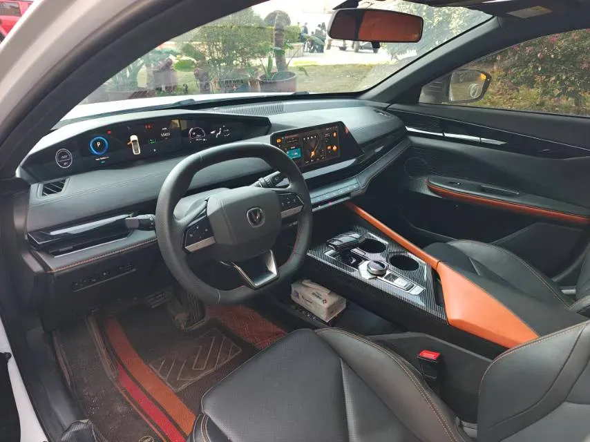 2023 ChangAn UNI-V iDD 1.5T 170HP L4 6TCT PHEV 18.4KWH,autocango,china used car exporter,china ev exporter,chinese used car exporter,chinese used ev exporter