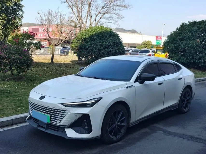 2023 ChangAn UNI-V iDD 1.5T 170HP L4 6TCT PHEV 18.4KWH,autocango,china used car exporter,china ev exporter,chinese used car exporter,chinese used ev exporter