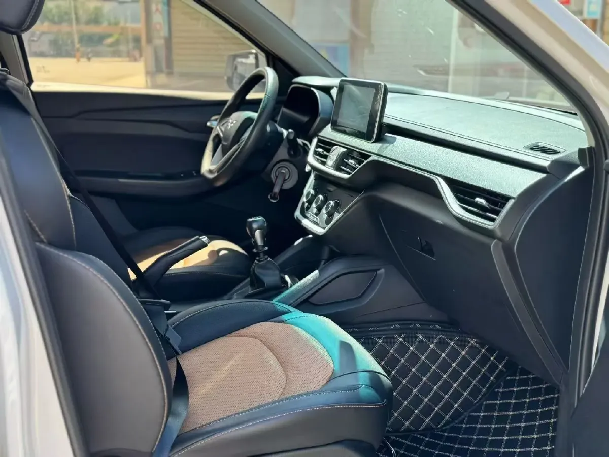 2019 WuLing HongGuang S3 1.5L 112HP L4 6MT,autocango,china used car exporter,china ev exporter,chinese used car exporter,chinese used ev exporter