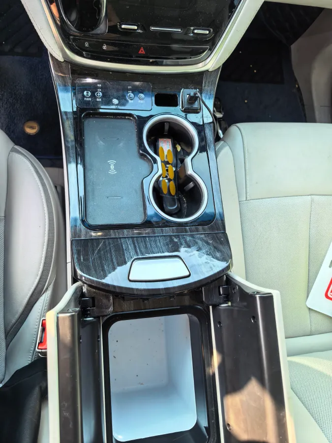 2023 Buick GL8 2.0T 237HP L4 9AT,autocango,china used car exporter,china ev exporter,chinese used car exporter,chinese used ev exporter