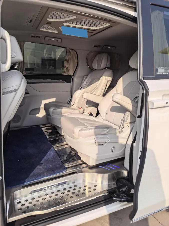 2023 Buick GL8 2.0T 237HP L4 9AT,autocango,china used car exporter,china ev exporter,chinese used car exporter,chinese used ev exporter