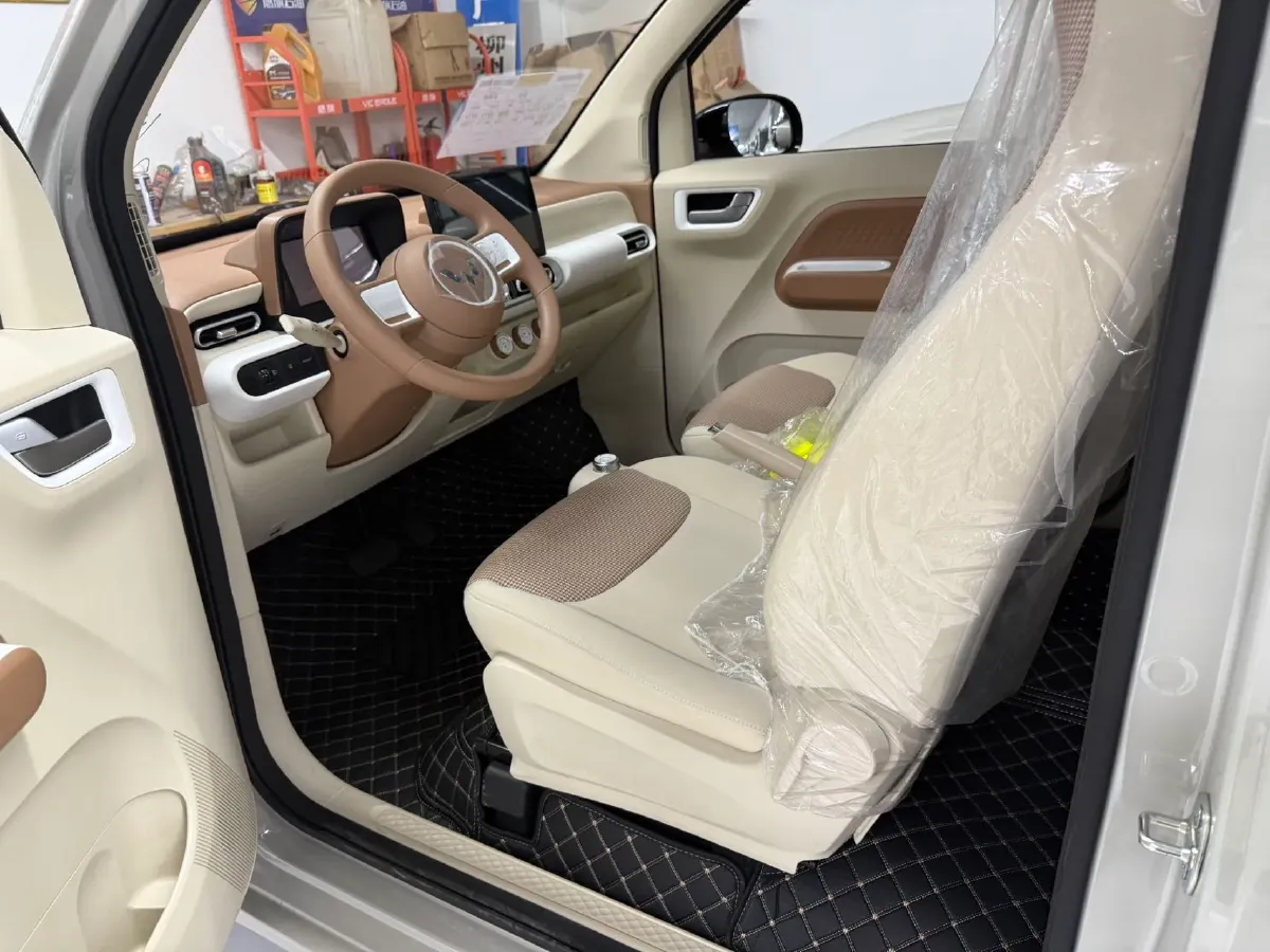 2024 WuLing HongGuang MINI EV BEV 17.3KWH,autocango,china used car exporter,china ev exporter,chinese used car exporter,chinese used ev exporter