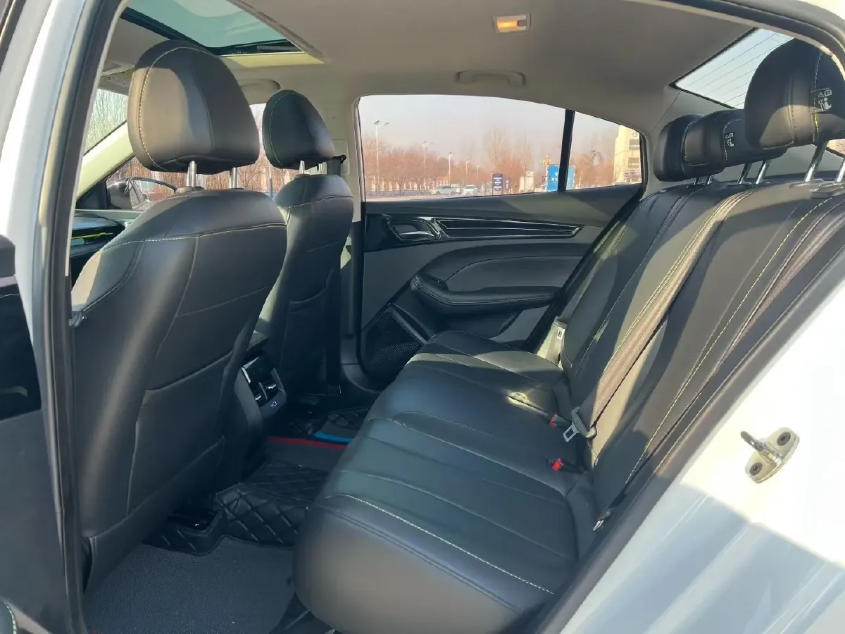 2021 Roewe i5 1.5L 120HP L4 CVT,autocango,china used car exporter,china ev exporter,chinese used car exporter,chinese used ev exporter