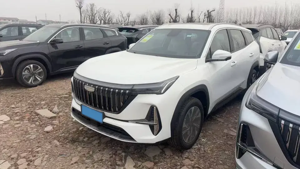 2025 Geely StarRay 1.5T 181HP L4 7DCT