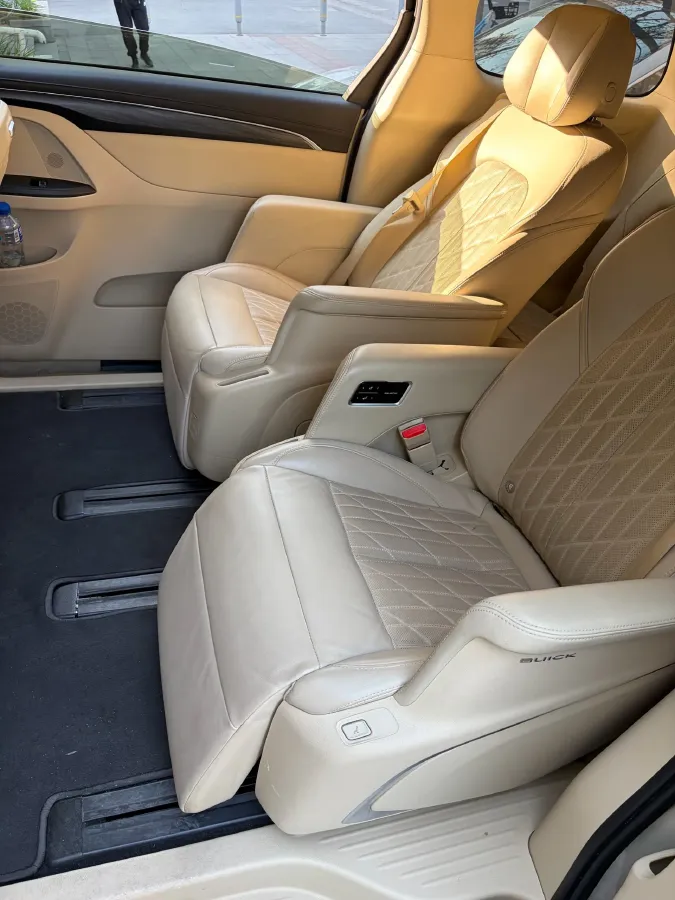 2022 Buick GL8 2.0T 237HP L4 9AT,autocango,china used car exporter,china ev exporter,chinese used car exporter,chinese used ev exporter