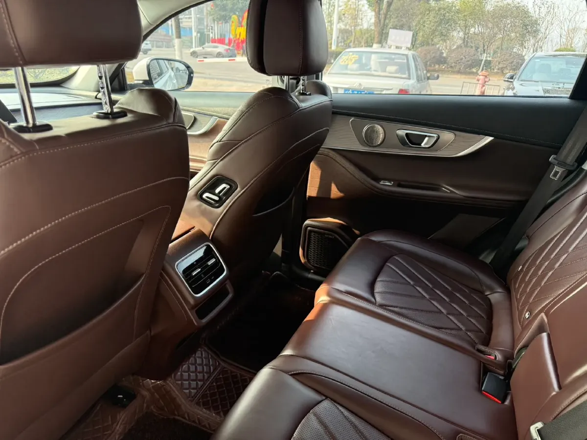 2024 Chery Tiggo 8 PRO 1.6T 197HP L4 7DCT,autocango,china used car exporter,china ev exporter,chinese used car exporter,chinese used ev exporter