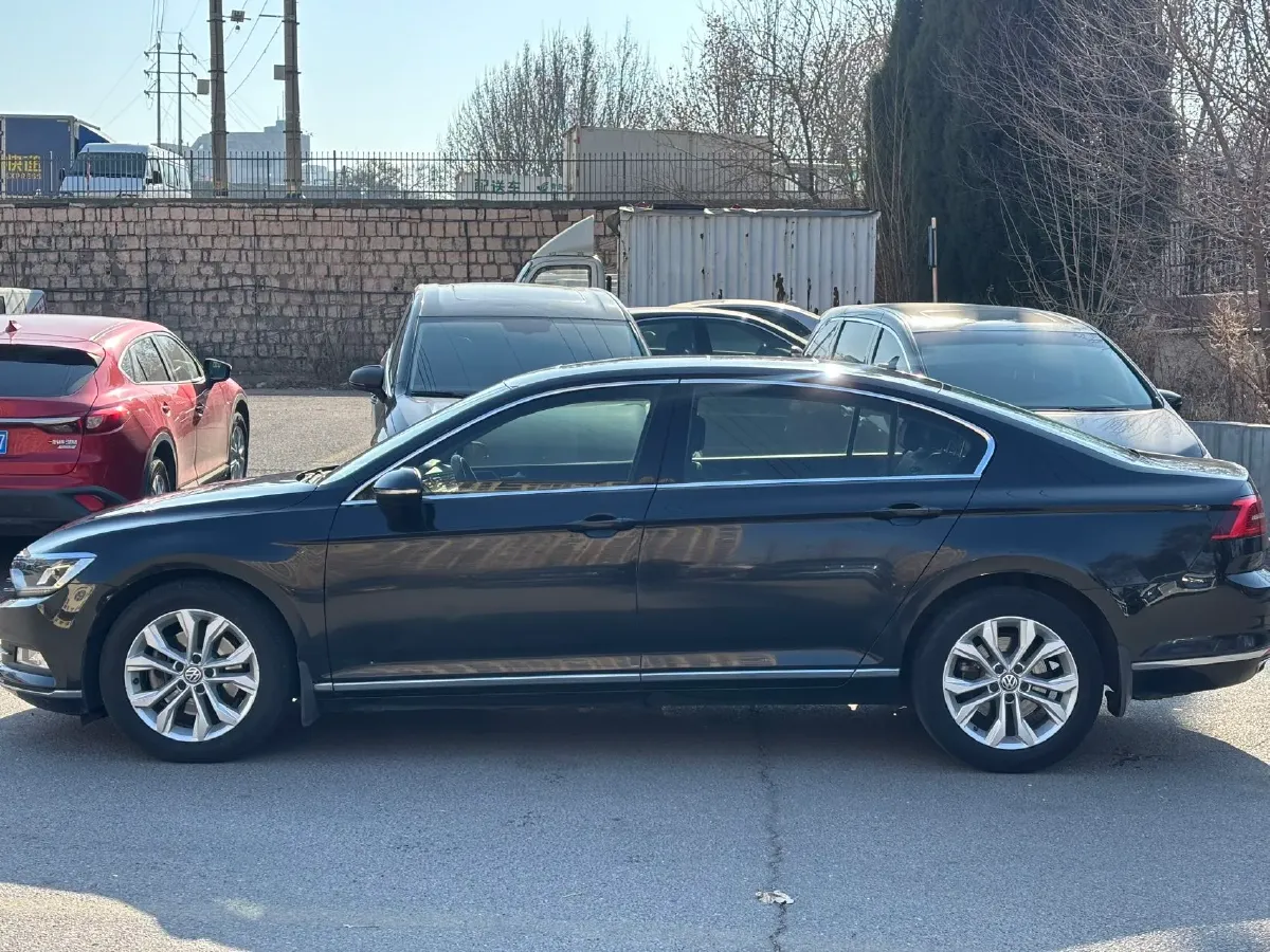 2019 Volkswagen Magotan 2.0T 186HP L4 7DCT,autocango,china used car exporter,china ev exporter,chinese used car exporter,chinese used ev exporter