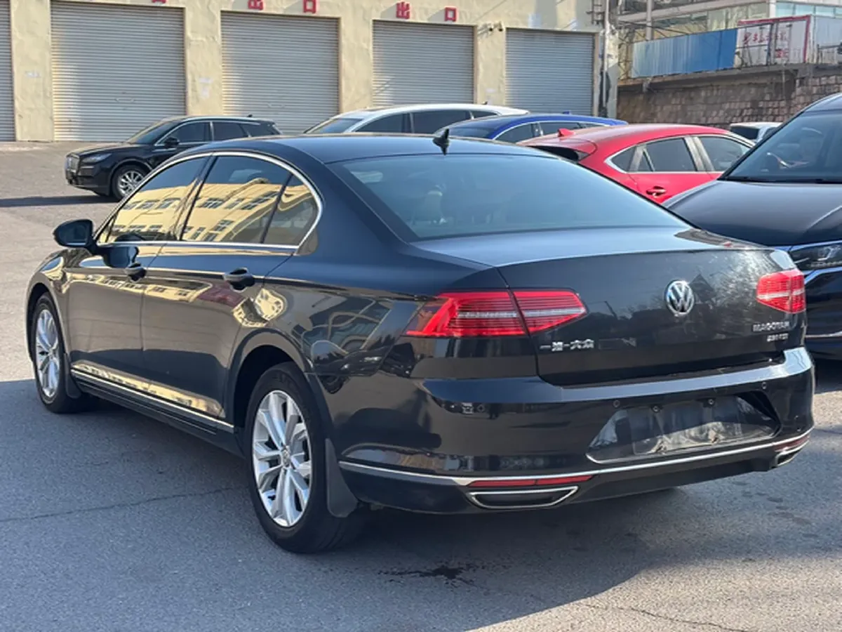 2019 Volkswagen Magotan 2.0T 186HP L4 7DCT,autocango,china used car exporter,china ev exporter,chinese used car exporter,chinese used ev exporter