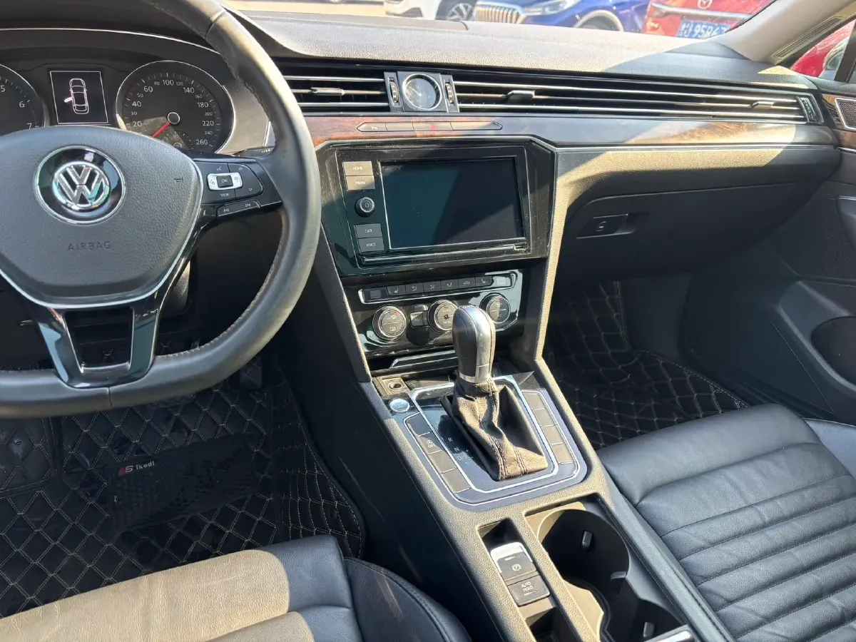 2019 Volkswagen Magotan 2.0T 186HP L4 7DCT,autocango,china used car exporter,china ev exporter,chinese used car exporter,chinese used ev exporter