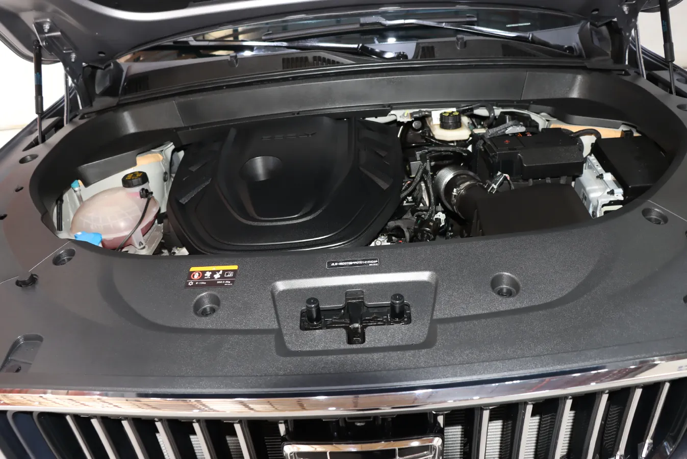 2024 Geely Monjaro 2.0T 238HP L4 8AT,autocango,china used car exporter,china ev exporter,chinese used car exporter,chinese used ev exporter