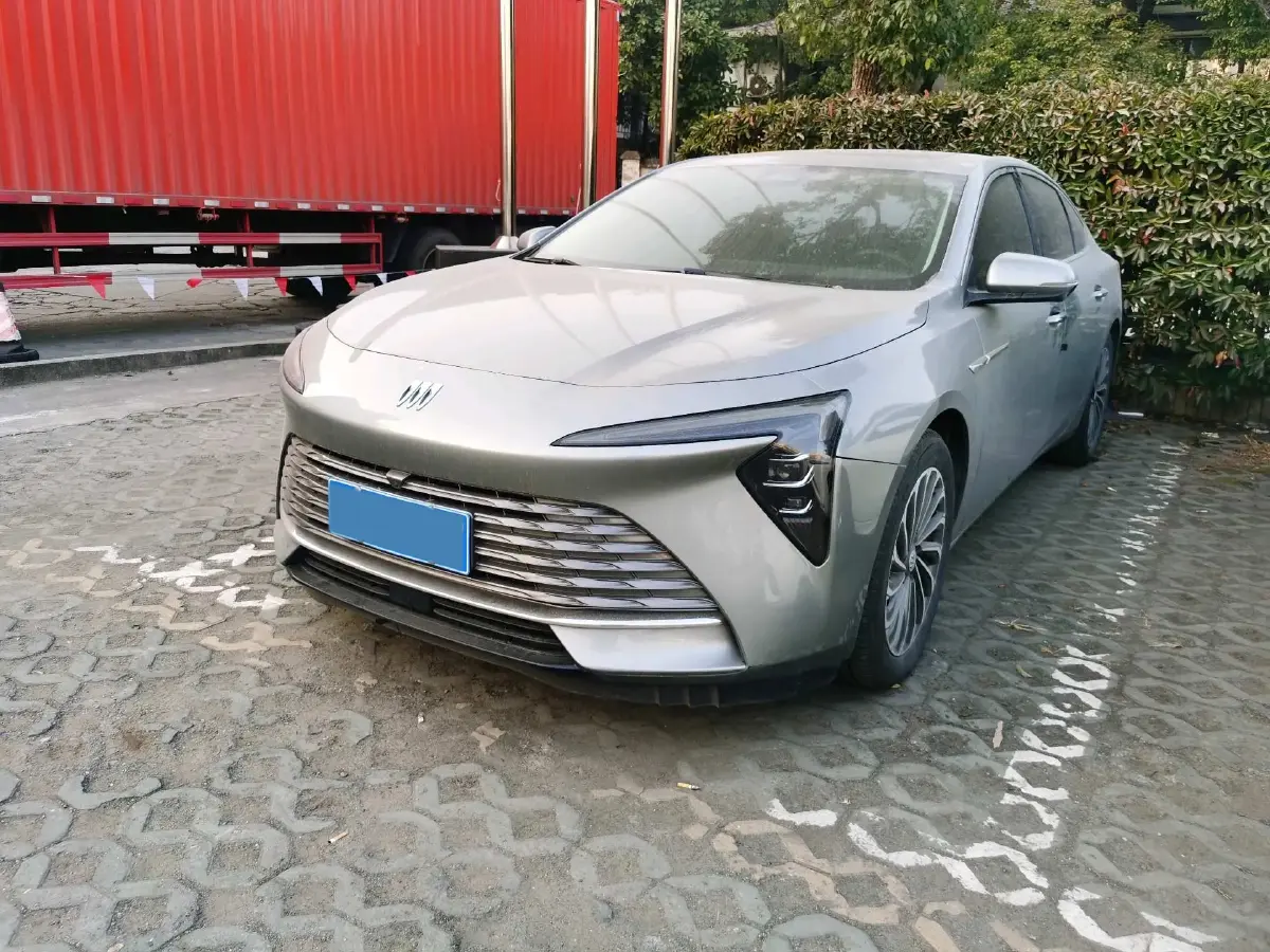 2023 Buick Larcosse 2.0T 237HP L4 9AT