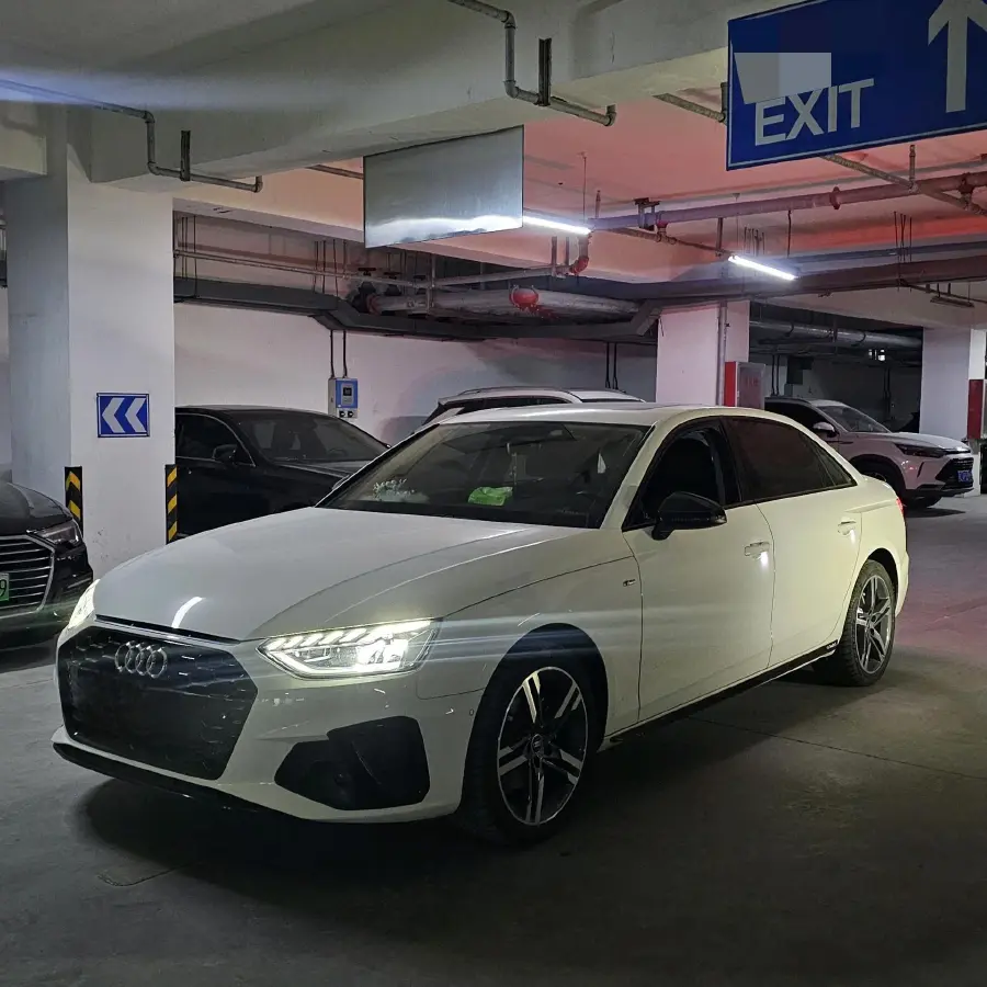 2022 Audi A4L 2.0T 190HP L4 7DCT