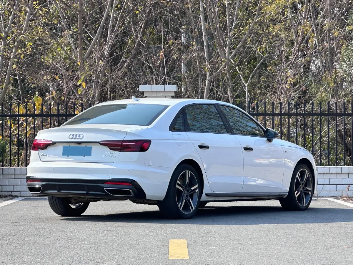 2020 Audi A4L 2.0T 190HP L4 7DCT,autocango,china used car exporter,china ev exporter,chinese used car exporter,chinese used ev exporter