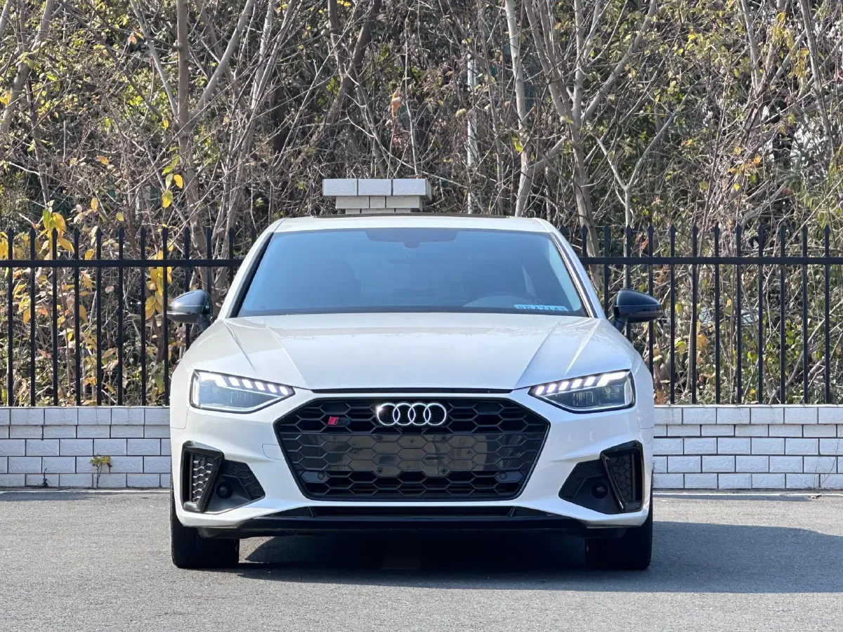 2020 Audi A4L 2.0T 190HP L4 7DCT,autocango,china used car exporter,china ev exporter,chinese used car exporter,chinese used ev exporter