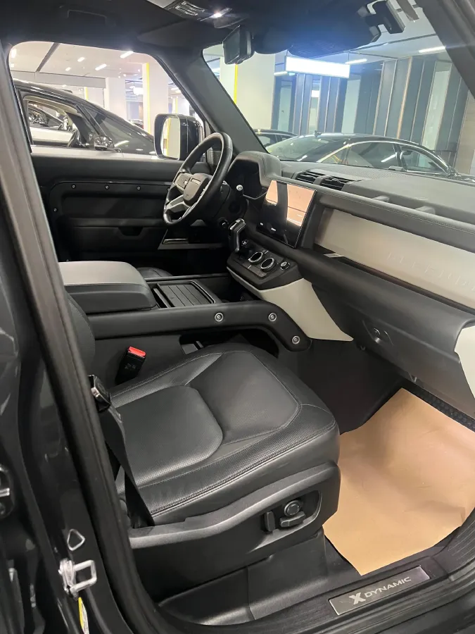 2023 Land Rover Defender 3.0T 400HP L6 8AT,autocango,china used car exporter,china ev exporter,chinese used car exporter,chinese used ev exporter