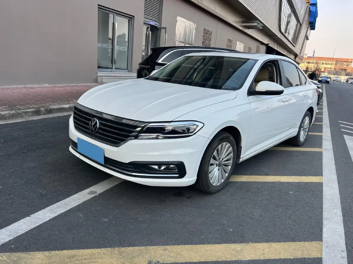 2019 Volkswagen Sagitar 1.2T 116HP L4 7DCT