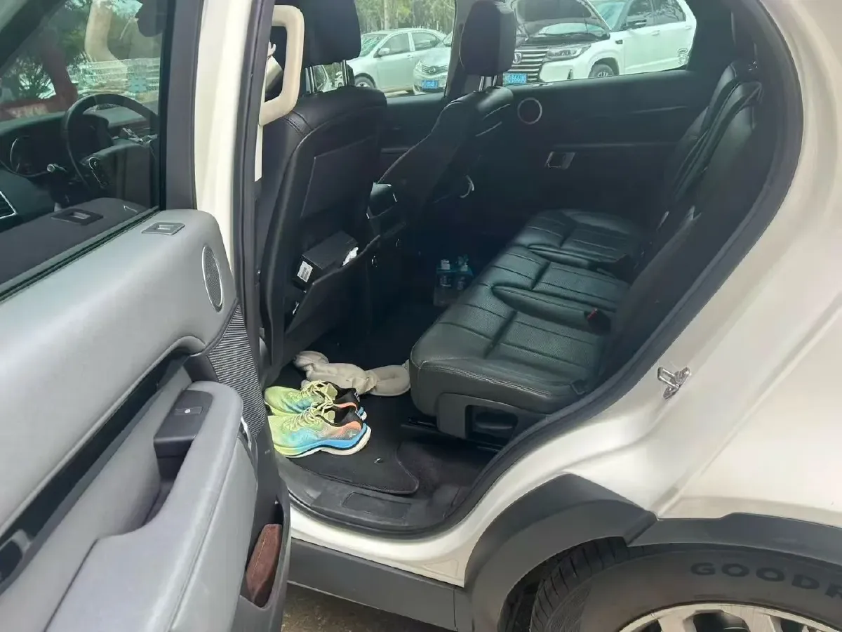 2017 Land Rover Discovery 3.0T 340HP V6 8AT,autocango,china used car exporter,china ev exporter,chinese used car exporter,chinese used ev exporter