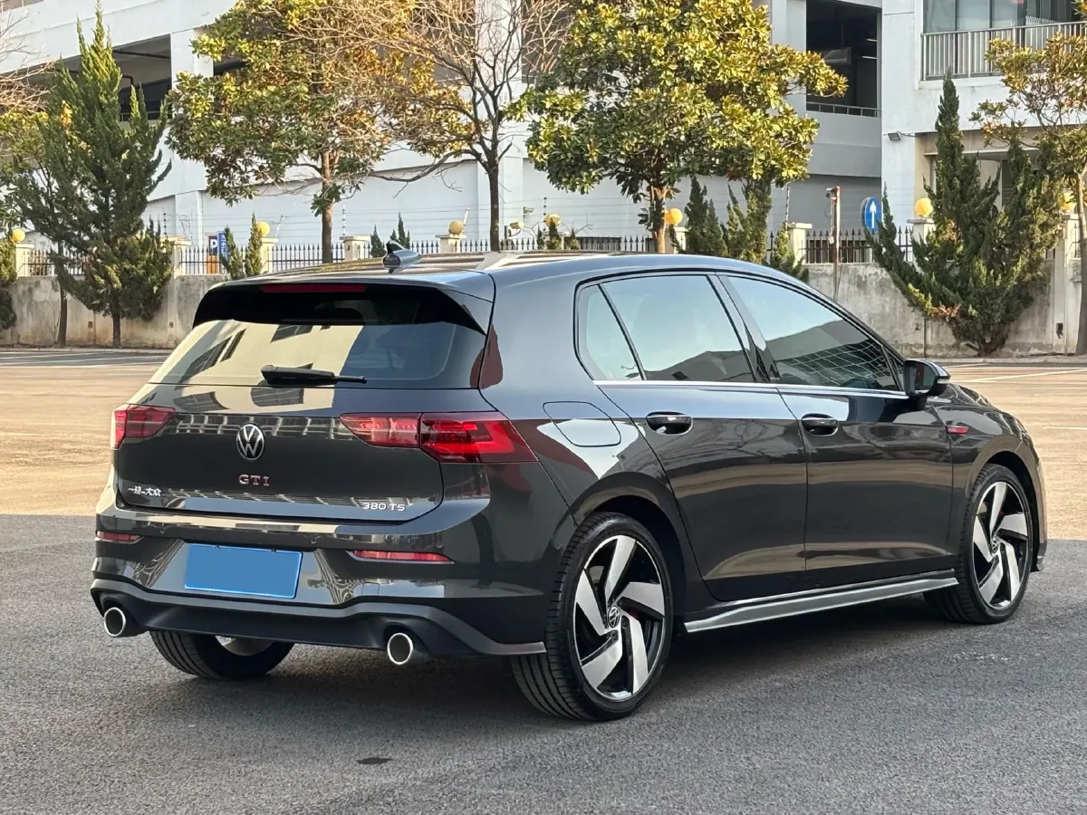 2023 Volkswagen GolfGTI 2.0T 220HP L4 7DCT,autocango,china used car exporter,china ev exporter,chinese used car exporter,chinese used ev exporter