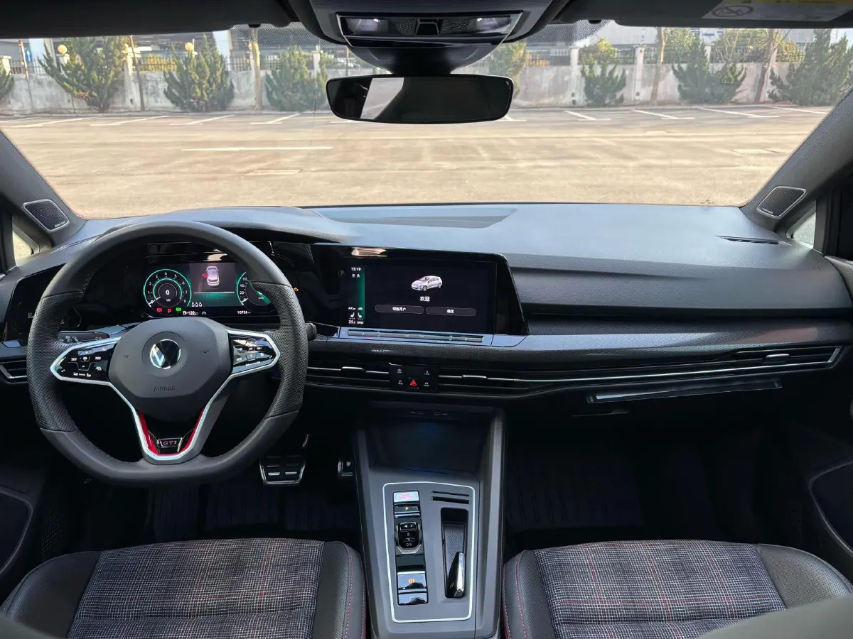 2023 Volkswagen GolfGTI 2.0T 220HP L4 7DCT,autocango,china used car exporter,china ev exporter,chinese used car exporter,chinese used ev exporter