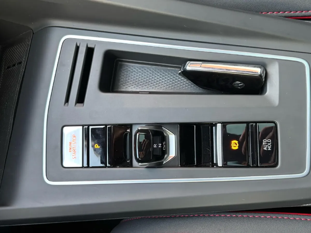 2023 Volkswagen GolfGTI 2.0T 220HP L4 7DCT,autocango,china used car exporter,china ev exporter,chinese used car exporter,chinese used ev exporter