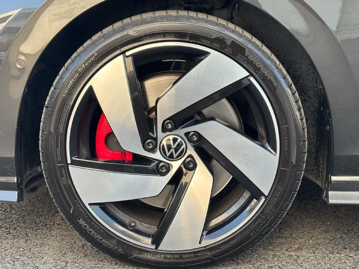 2023 Volkswagen GolfGTI 2.0T 220HP L4 7DCT,autocango,china used car exporter,china ev exporter,chinese used car exporter,chinese used ev exporter