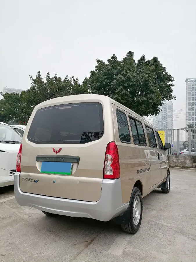2022 WuLing RongGuang Mini Truck EV BEV 41.5KWH,autocango,china used car exporter,china ev exporter,chinese used car exporter,chinese used ev exporter