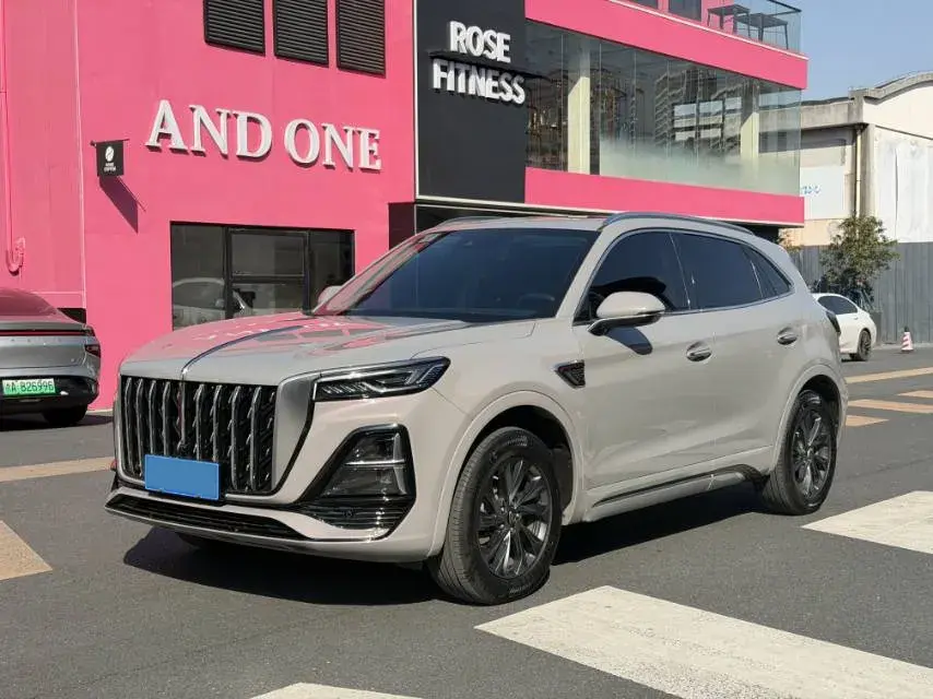 2023 HongQi HS5 2.0T 252HP L4 8AT
