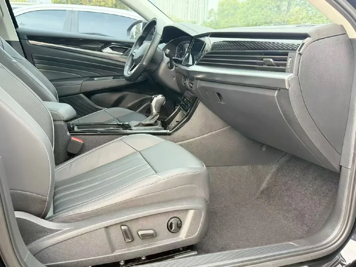 2023 Volkswagen Passat 2.0T 186HP L4 7DCT,autocango,china used car exporter,china ev exporter,chinese used car exporter,chinese used ev exporter