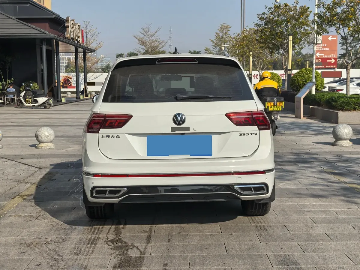 2024 Volkswagen Tiguan L 2.0T 186HP L4 7DCT,autocango,china used car exporter,china ev exporter,chinese used car exporter,chinese used ev exporter