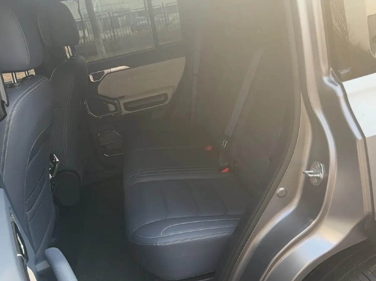 2024 Jetour ShanHai TravellerC-DM 1.5T 156HP L4 3DHT PHEV 43.24KWH,autocango,china used car exporter,china ev exporter,chinese used car exporter,chinese used ev exporter