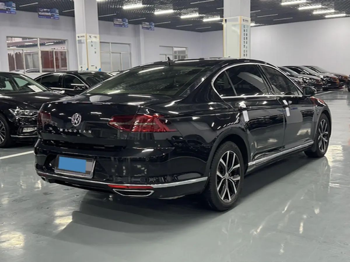 2019 Volkswagen Magotan 2.0T 186HP L4 7DCT,autocango,china used car exporter,china ev exporter,chinese used car exporter,chinese used ev exporter
