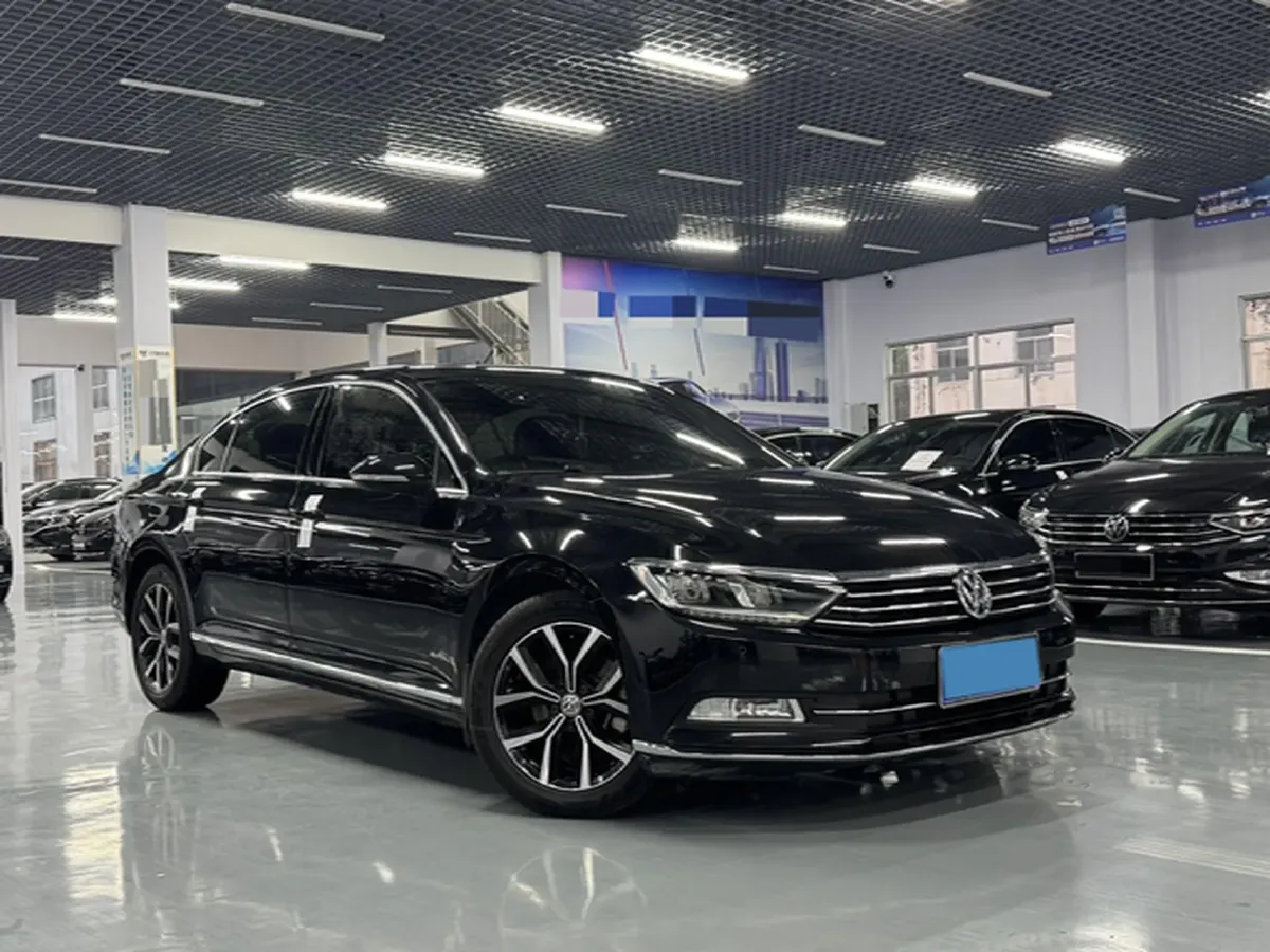 2019 Volkswagen Magotan 2.0T 186HP L4 7DCT,autocango,china used car exporter,china ev exporter,chinese used car exporter,chinese used ev exporter