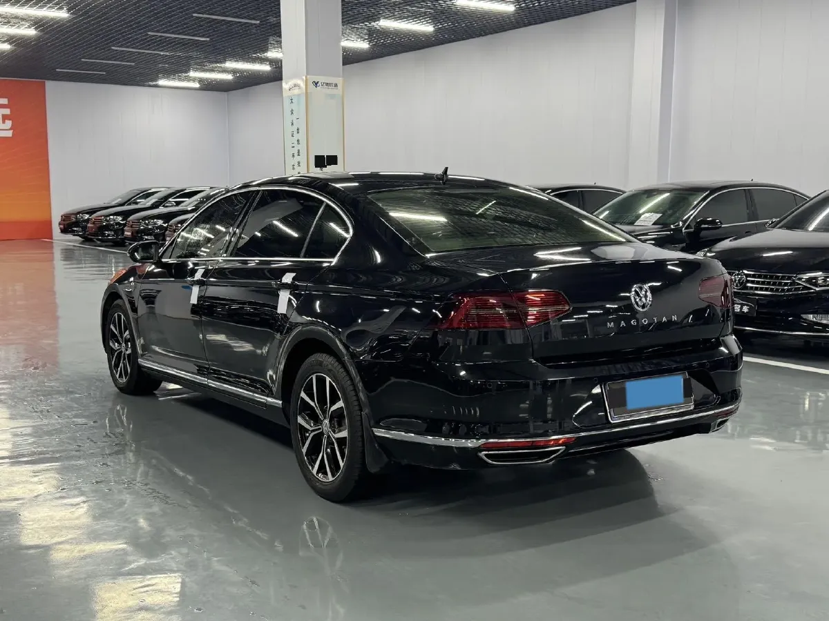 2019 Volkswagen Magotan 2.0T 186HP L4 7DCT,autocango,china used car exporter,china ev exporter,chinese used car exporter,chinese used ev exporter
