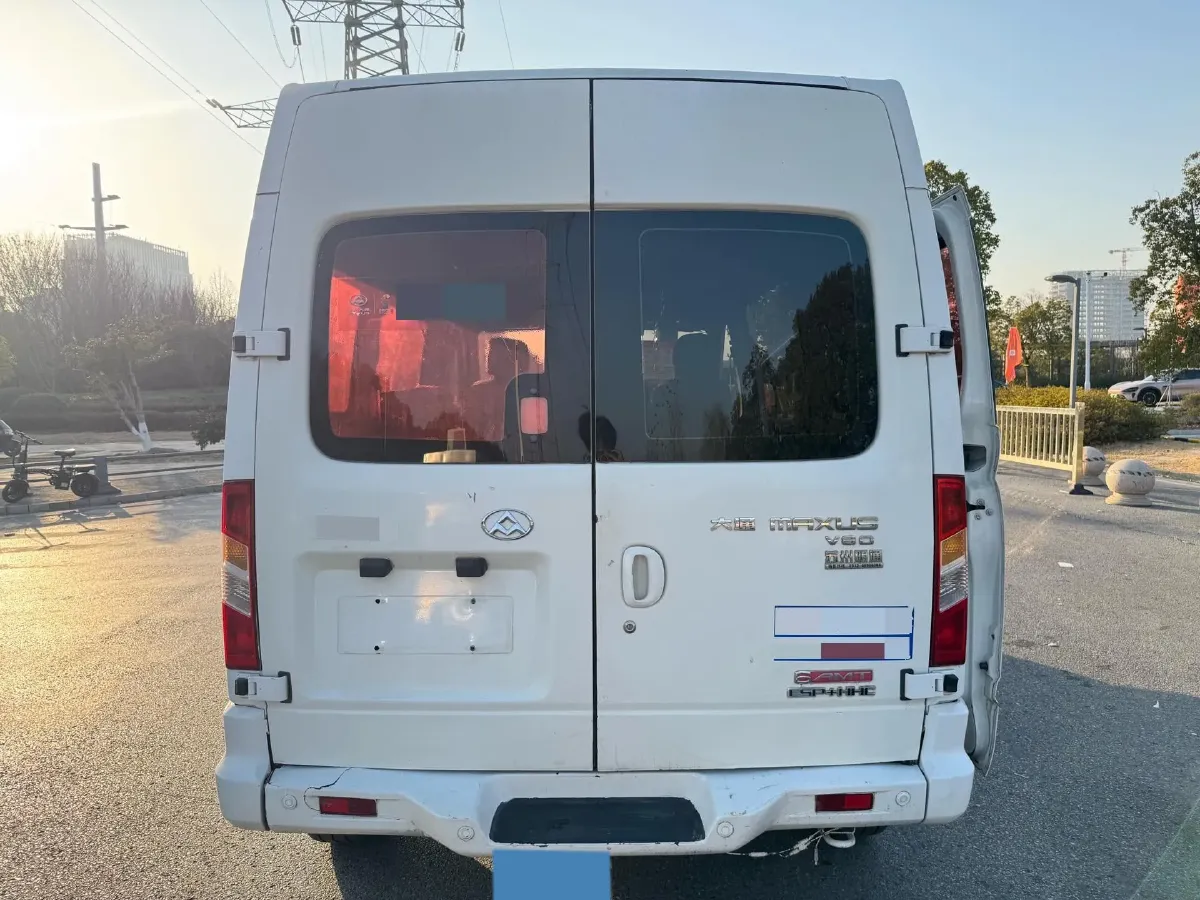 2013 MAXUS XinTu V80 2.5T 136HP L4 5MT,autocango,china used car exporter,china ev exporter,chinese used car exporter,chinese used ev exporter
