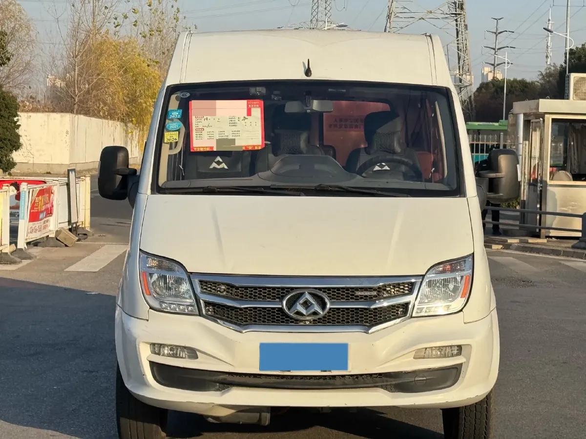 2013 MAXUS XinTu V80 2.5T 136HP L4 5MT,autocango,china used car exporter,china ev exporter,chinese used car exporter,chinese used ev exporter
