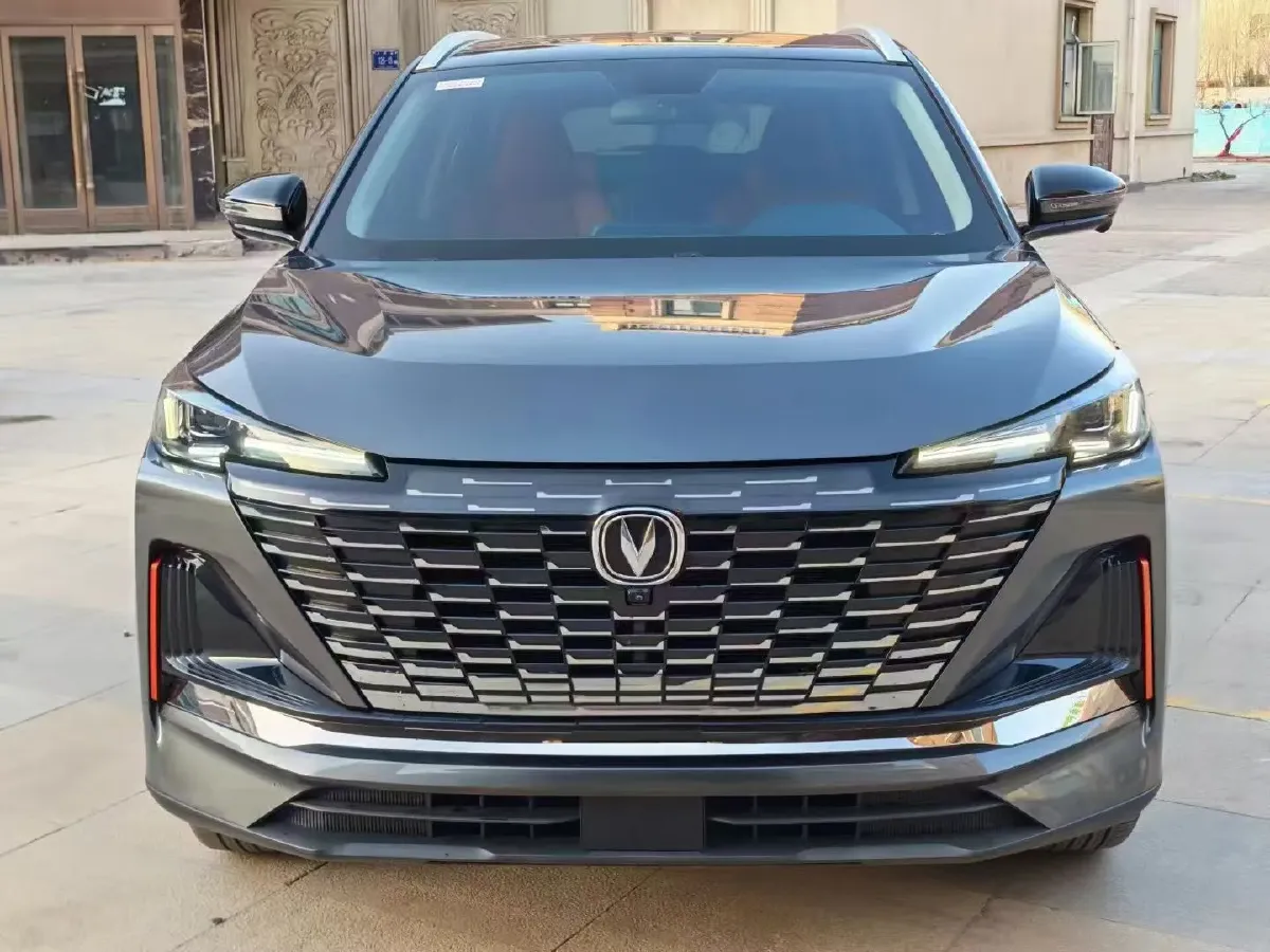 2022 ChangAn CS55 Plus 1.5T 180HP L4 7DCT,autocango,china used car exporter,china ev exporter,chinese used car exporter,chinese used ev exporter