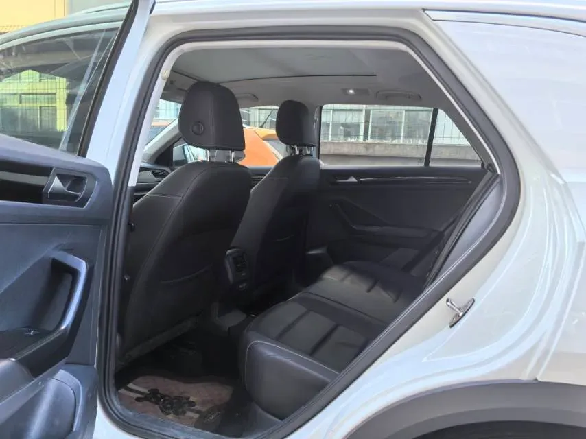 2020 Volkswagen T-Roc 1.4T 150HP L4 7DCT,autocango,china used car exporter,china ev exporter,chinese used car exporter,chinese used ev exporter