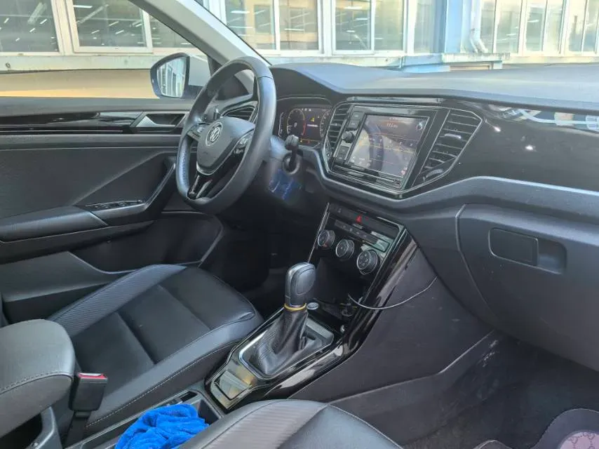 2020 Volkswagen T-Roc 1.4T 150HP L4 7DCT,autocango,china used car exporter,china ev exporter,chinese used car exporter,chinese used ev exporter