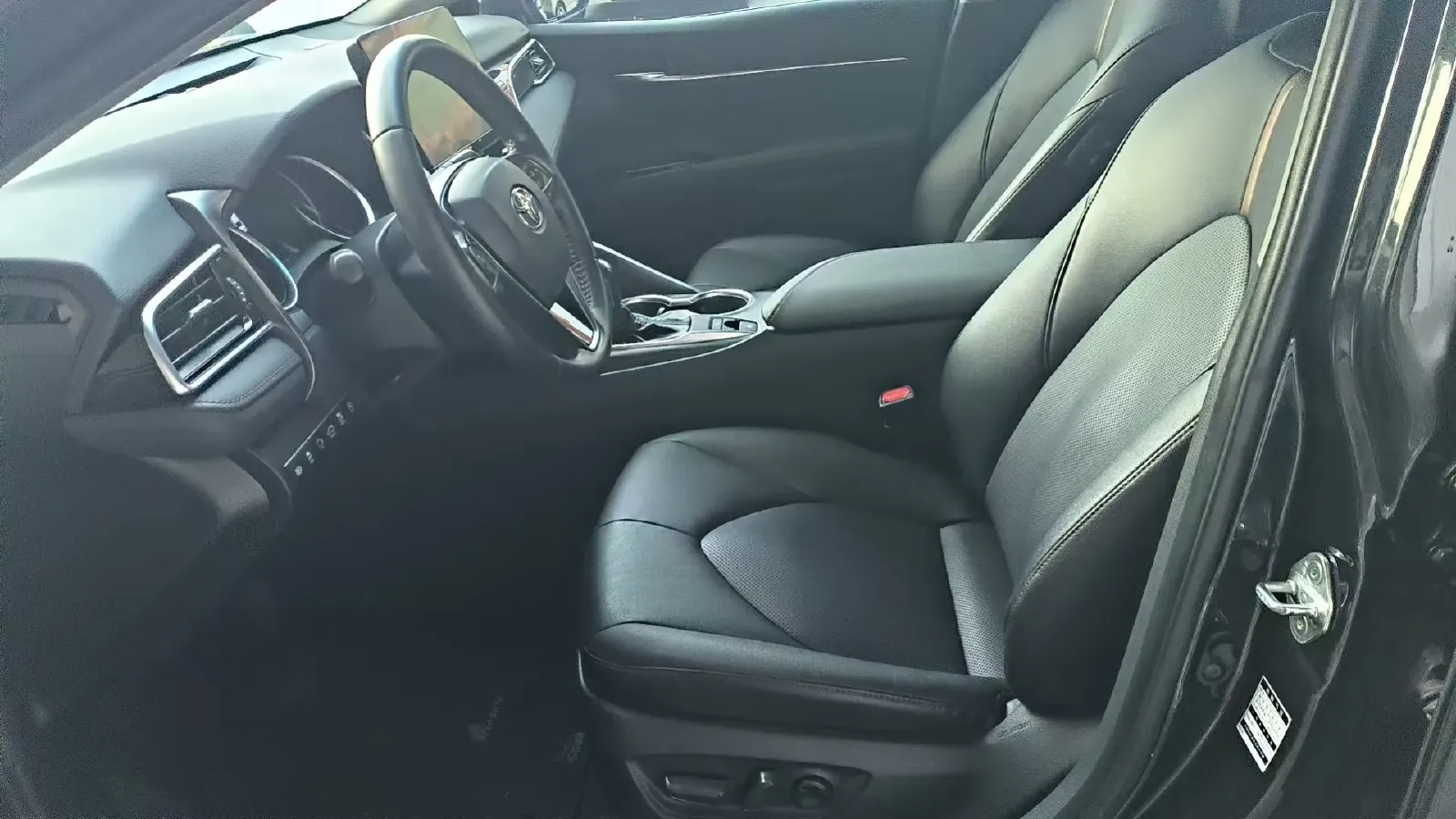 2021 Toyota Camry 2.0L 178HP L4 CVT,autocango,china used car exporter,china ev exporter,chinese used car exporter,chinese used ev exporter